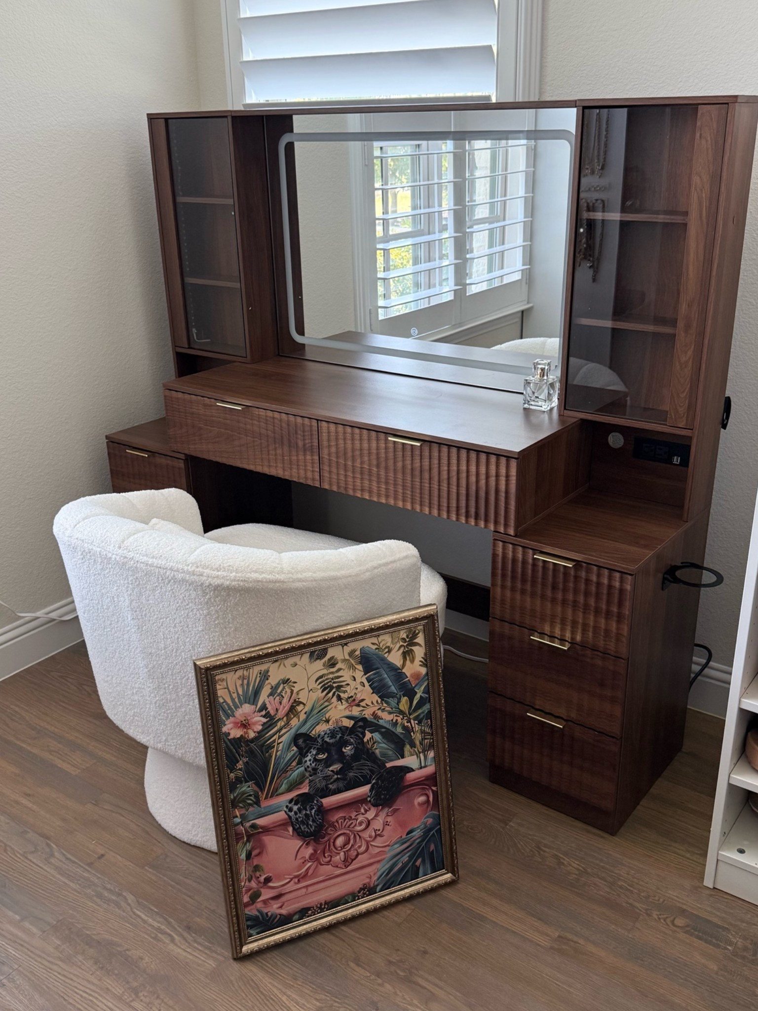 Luxury makeup vanity room makeover

#LTKBeauty #LTKHome #LTKgrwm