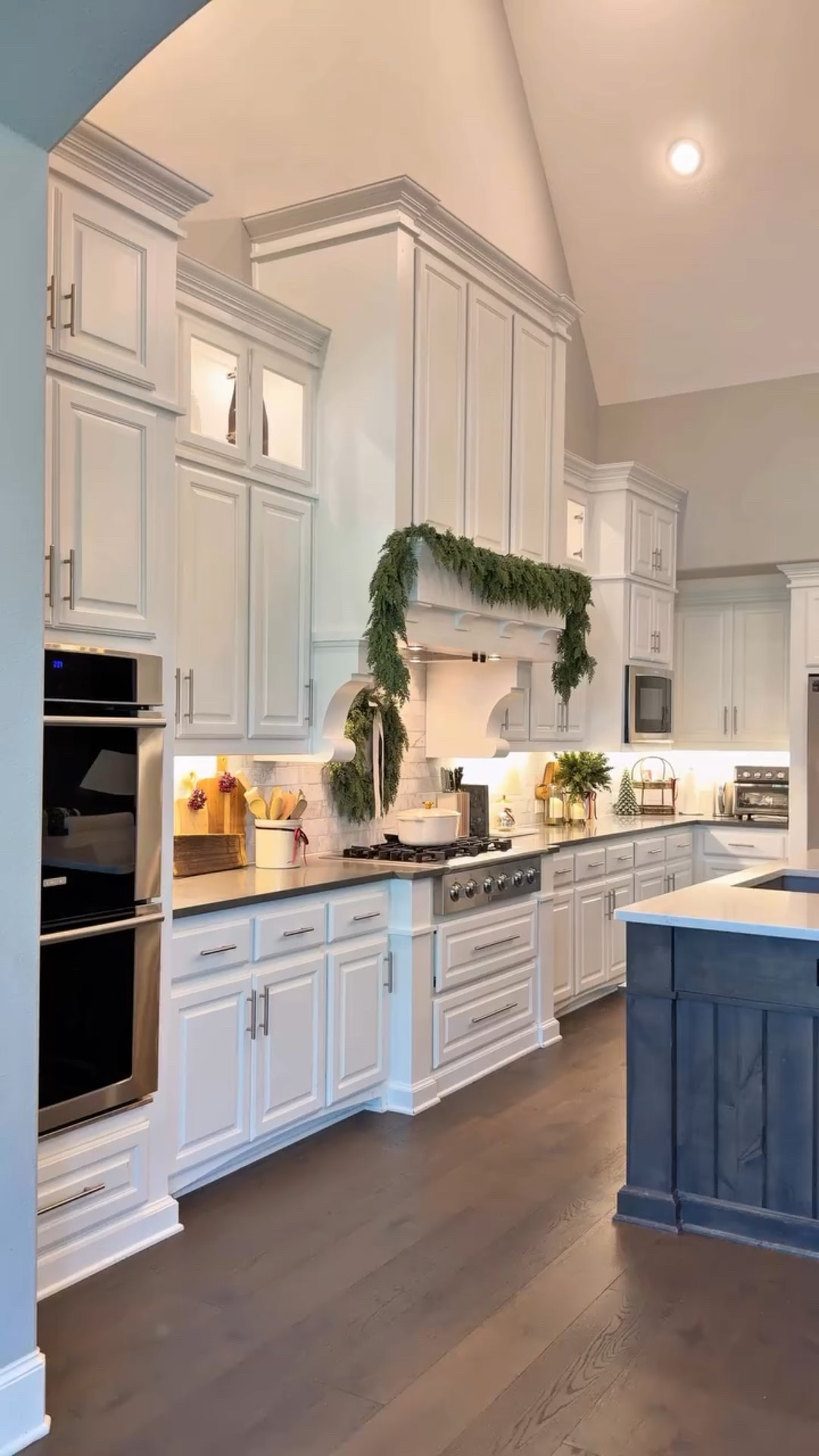 When we first moved in our home looked like a black and white movie (and honestly, I loved it 😂). But this Christmas I’m craving a warmer, layered look with lots of greenery without renovating a thing. It’s amazing how cozy and inviting a space can feel just by balancing tones, adding texture, and bringing in those natural holiday touches! Goodbye 2019 decor hello 2025 💚🎄
.
.
.

#christmashome #holidaydecorinspo #neutralchristmas
two toned kitchen, white cabinets, grey counters, modern organic, transitional home, timeless decor, christmas greenery, holiday kitchen decor, cozy neutral decor, studio mcgee style

#LTKSeasonal #LTKHome #LTKHoliday