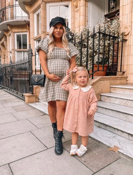Notting Hill with my girl 🤍 // Shop my #bumpfreindly dress @pinkblushmaternity  // Outfits linked on my LTK page 
•
•
•


#LTKeurope #LTKfamily #LTKstyletip