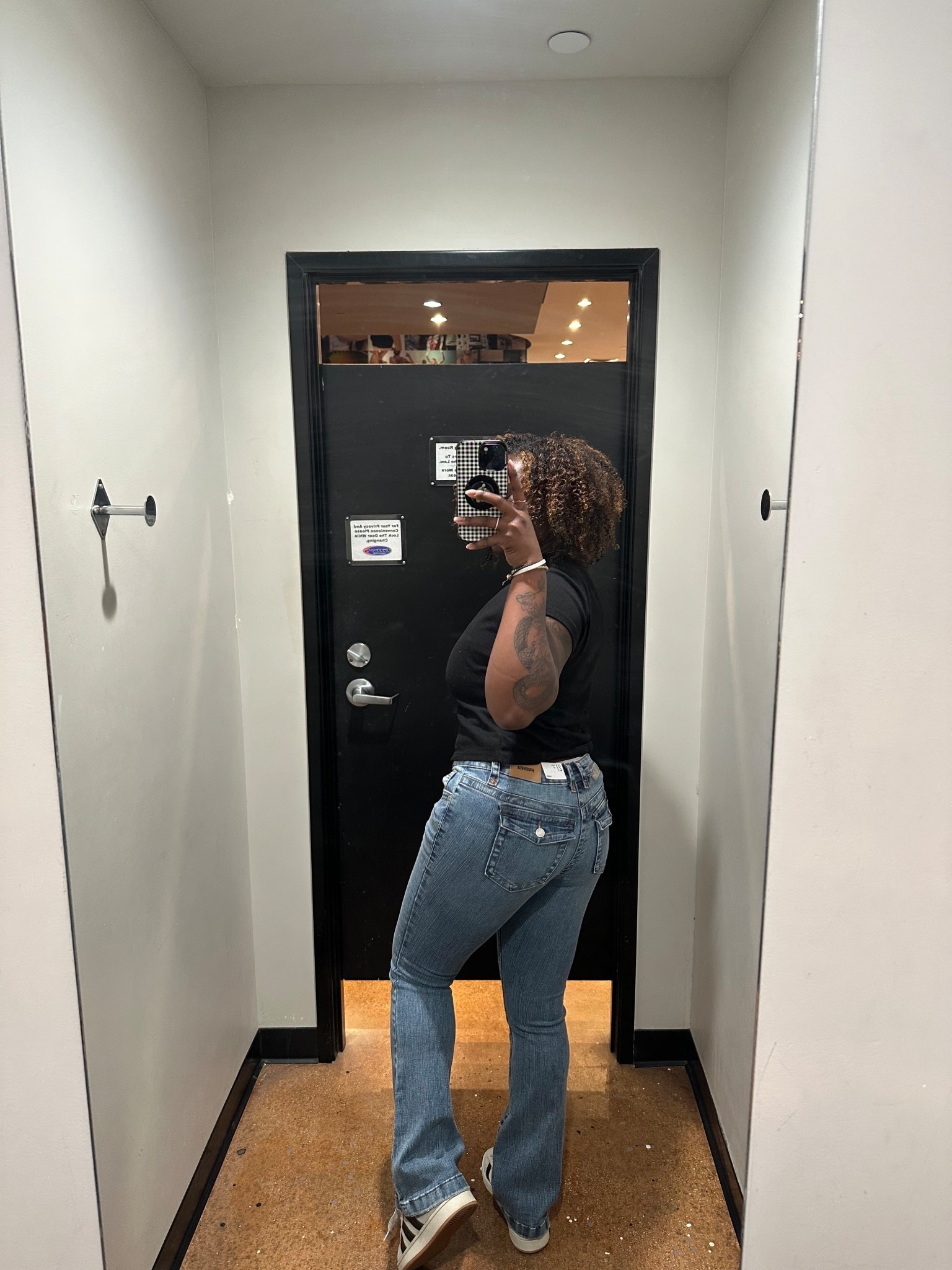 Comfy jeans that are stretchy ! Size down 1-2 sizes . 

#LTKootd