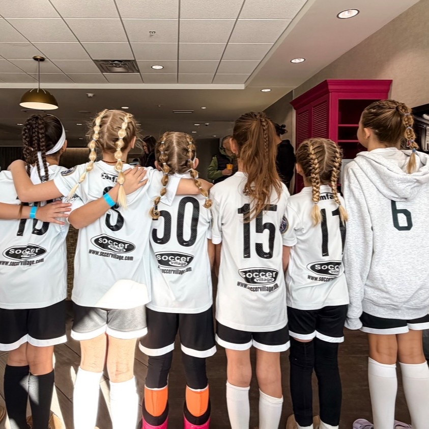 you’re gonna want to save this post and copy some of these braids this soccer season! 

Swipe through to see some of my faves as resident team braider the last few years! #JennasHotelLobbyBraids 