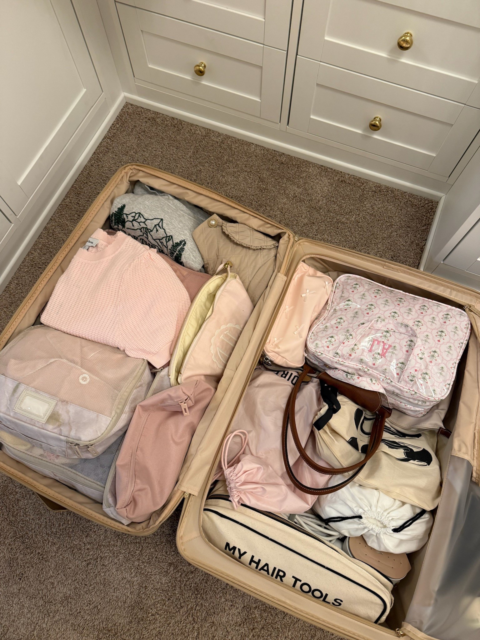 What I packed in my suitcase for New York! 

#LTKItBag #LTKTravel #LTKSeasonal