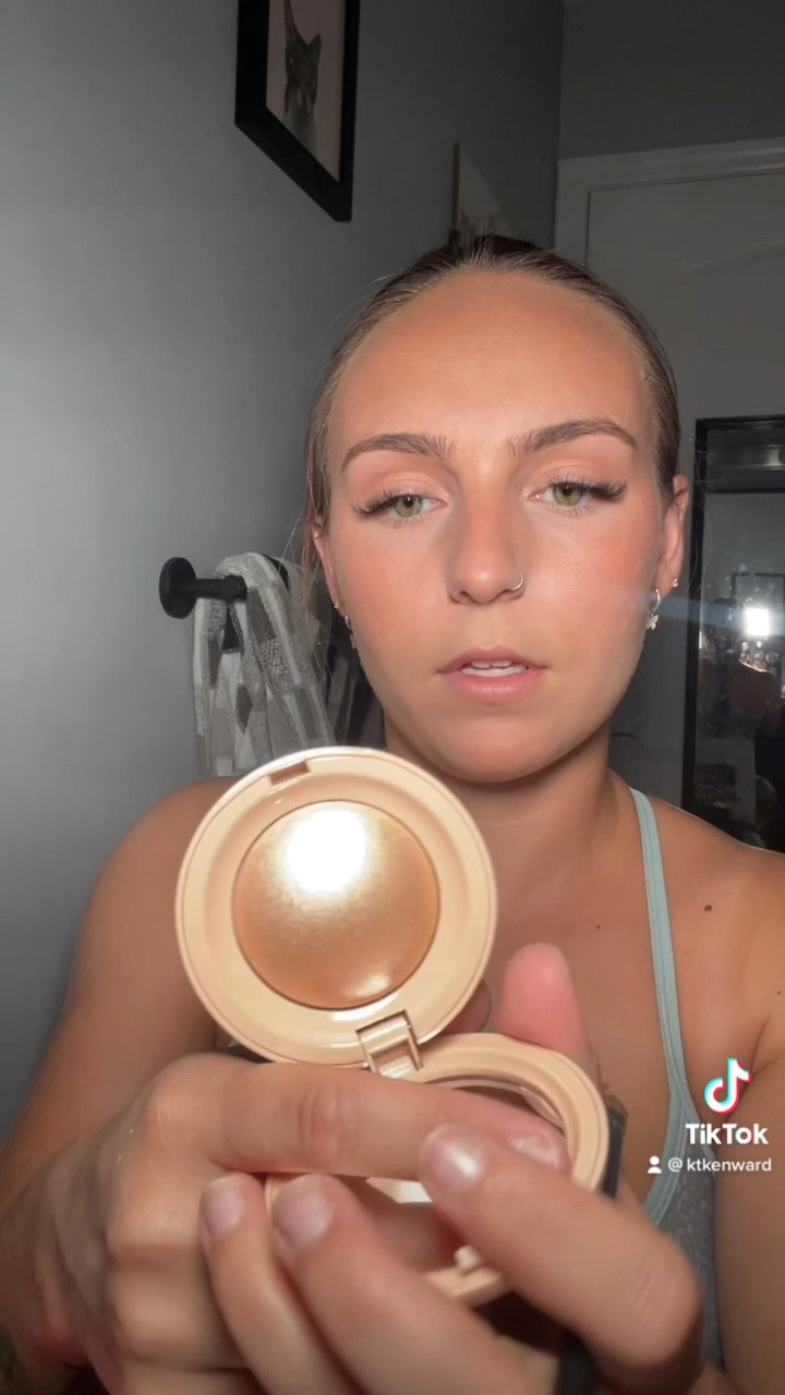 Day 2 of trying new makeup part 3!

#LTKBeautySale #LTKsalealert #LTKbeauty