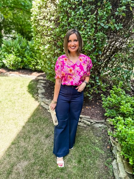 Loft outfit 
Use code CYBER to save 50%

Top - size down if in between (in a small)
Pants - size down if in between (in a size 8 but could wear a 6)

Workwear style / wide leg pants / Collette pants / Loft / Anthropologie 