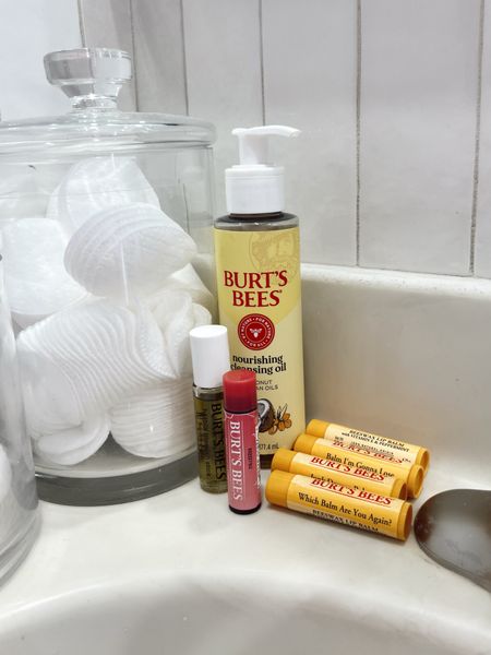 SALE FAVORITES 🐝🫶🏽🌟🫧 my favorite @burtsbees products from their friends & family annual sale!! 20% off their entire site — code: FAM20 🤍 #burtsbees #burtsbeespartner 

#LTKfindsunder50 #LTKsalealert #LTKbeauty