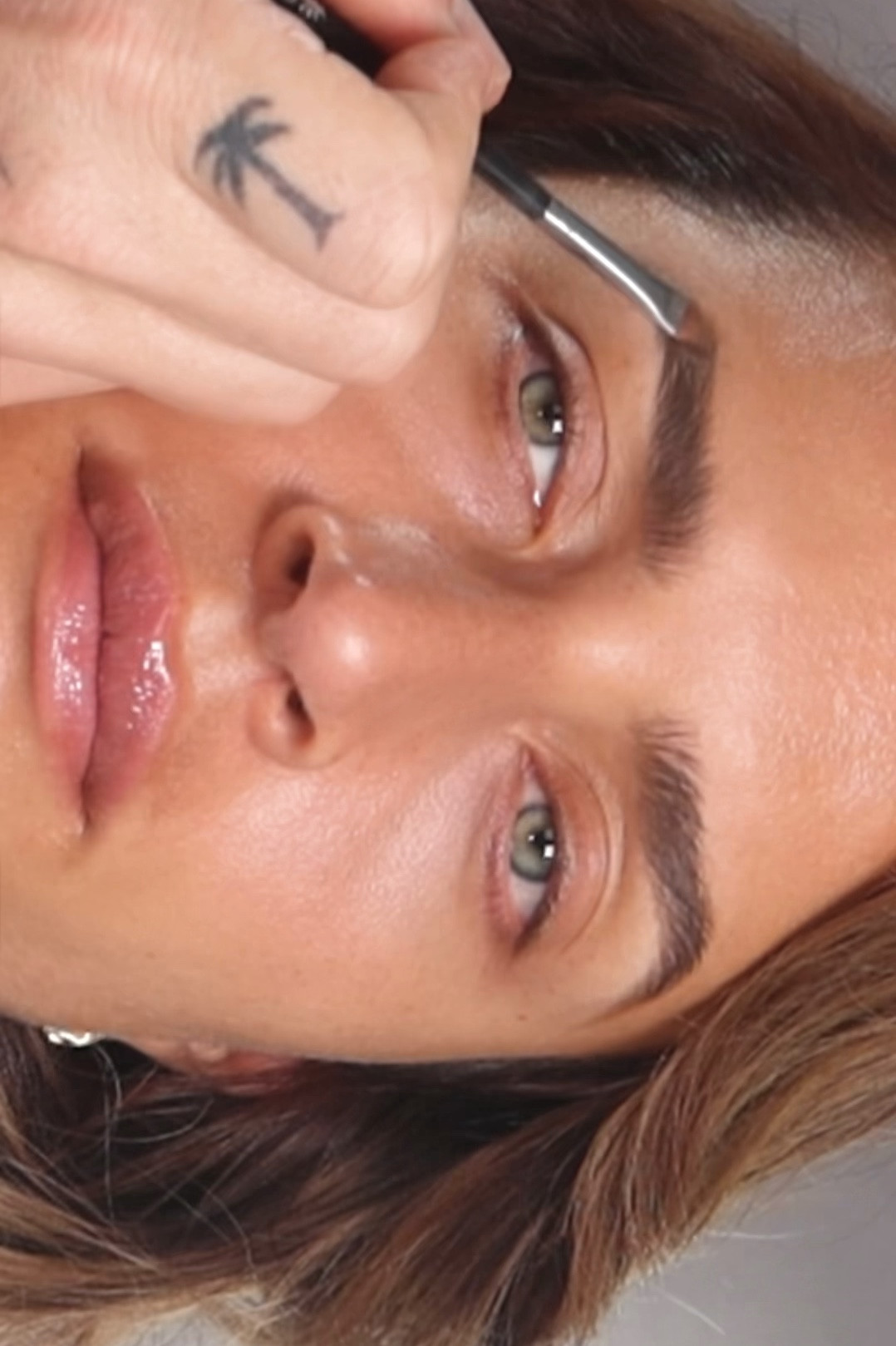 How’s your brow game? Here’s my current brows routine using some of my current favourite that work in all brows. 
The Bioderma cleanser is a must if you don’t have it already as it’s so gentle and so thorough. A true icon. Particularly great when cleansing the brows as it leaves zero residue but is super gentle to the eye area. 
I love the Anastasia Beverly Hills freeze. It has a really great hold. But I understand that people like other formulas - so I’ve included my favourite brow soap and gel! 
 I used a medium tone nude By Nature Brow Palette -  make sure you pick the right colour for your colouring as the two shadow tones will help you tailor your brows perfectly 
Big kisses xxMM 


#LTKbeauty