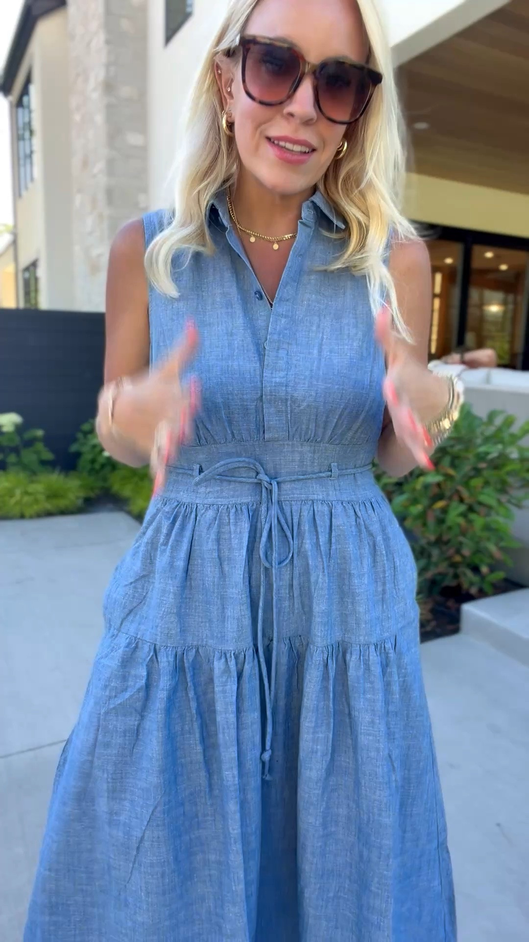This chambray dress is so pretty!