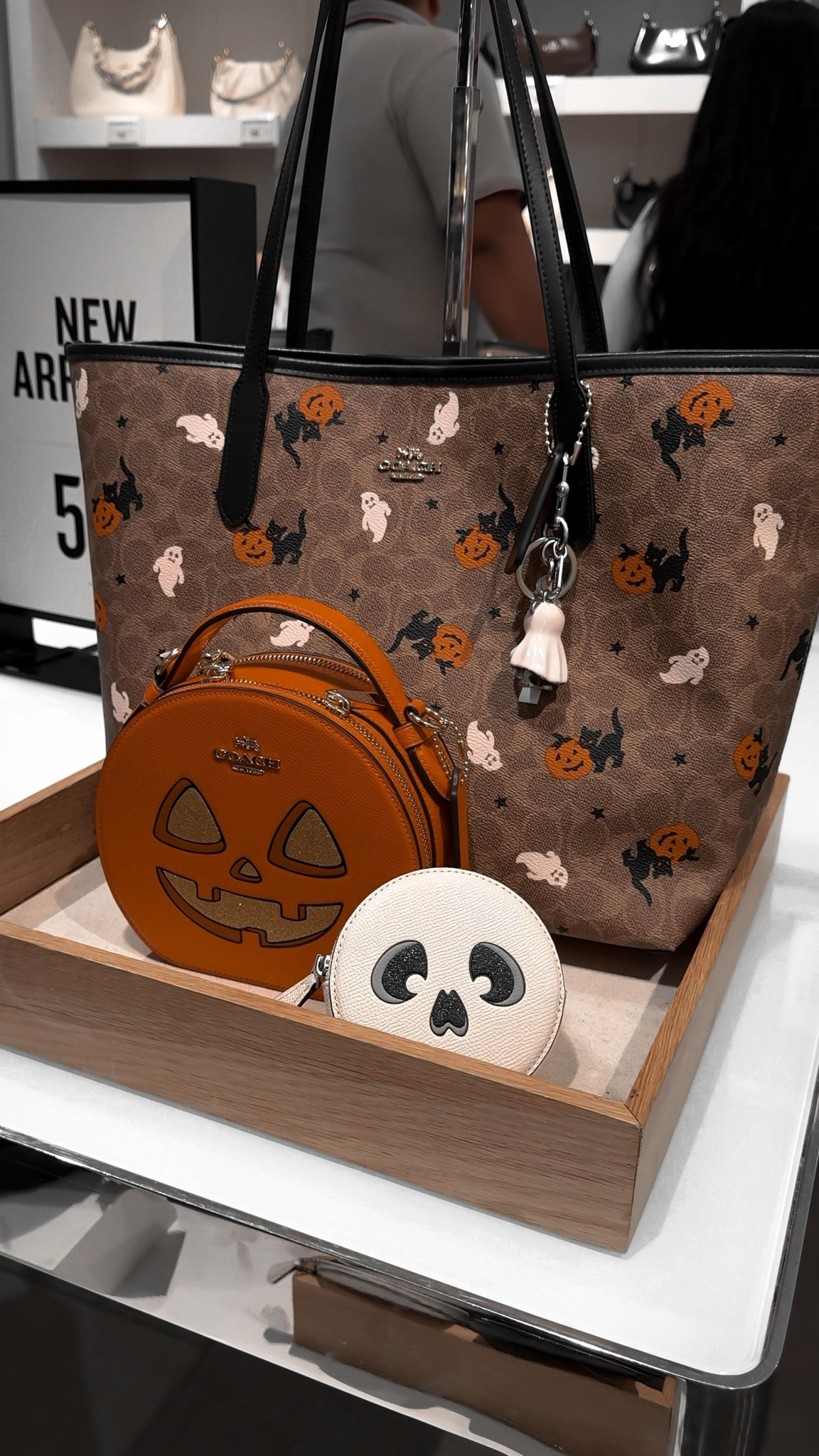 Went to check out coach outlets newest Halloween collection. Saw lots of repeats of last year with some variation 🎃 if you don’t get your hands on any of last years collection now is your time to get your hands on it!

Which year is your favorite ? 👻

 #coachhalloween #coachoutlet #spookyszn #spookyseason #halloweenvibes #thisishalloween #halloweenlifestyle #halloweenshopping #codeorange #coachoutlethalloween #halloweencountdown