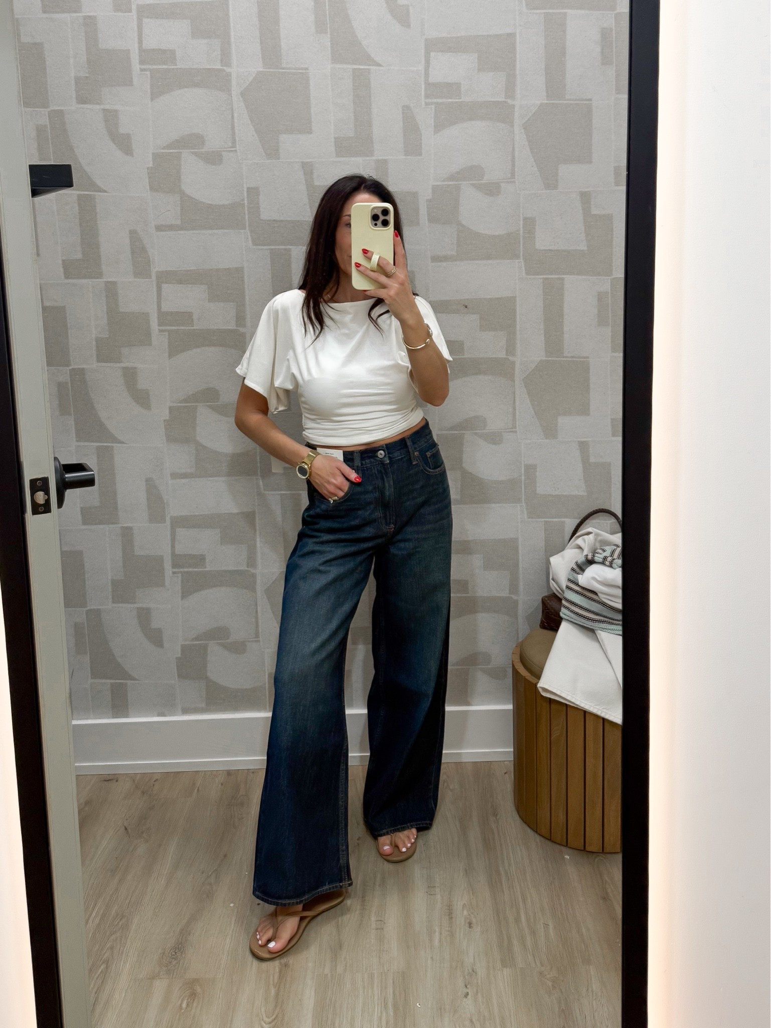 Wide leg high rise in size 25 
Wearing XS in top
Both on sale
@abercrombie

#LTKSaleAlert #LTKSeasonal #LTKootd