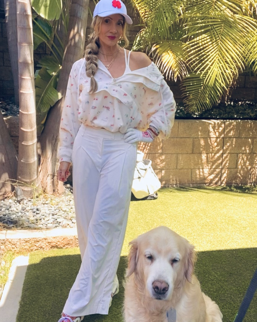 Perfect Fall outfit! 
@fabletics
Top/bottom SML run big
Hat-Black Clover 15% off on website 15KATANA
https://liketk.it/5q7HR

#LTKTravel #LTKSeasonal #LTKFindsUnder50