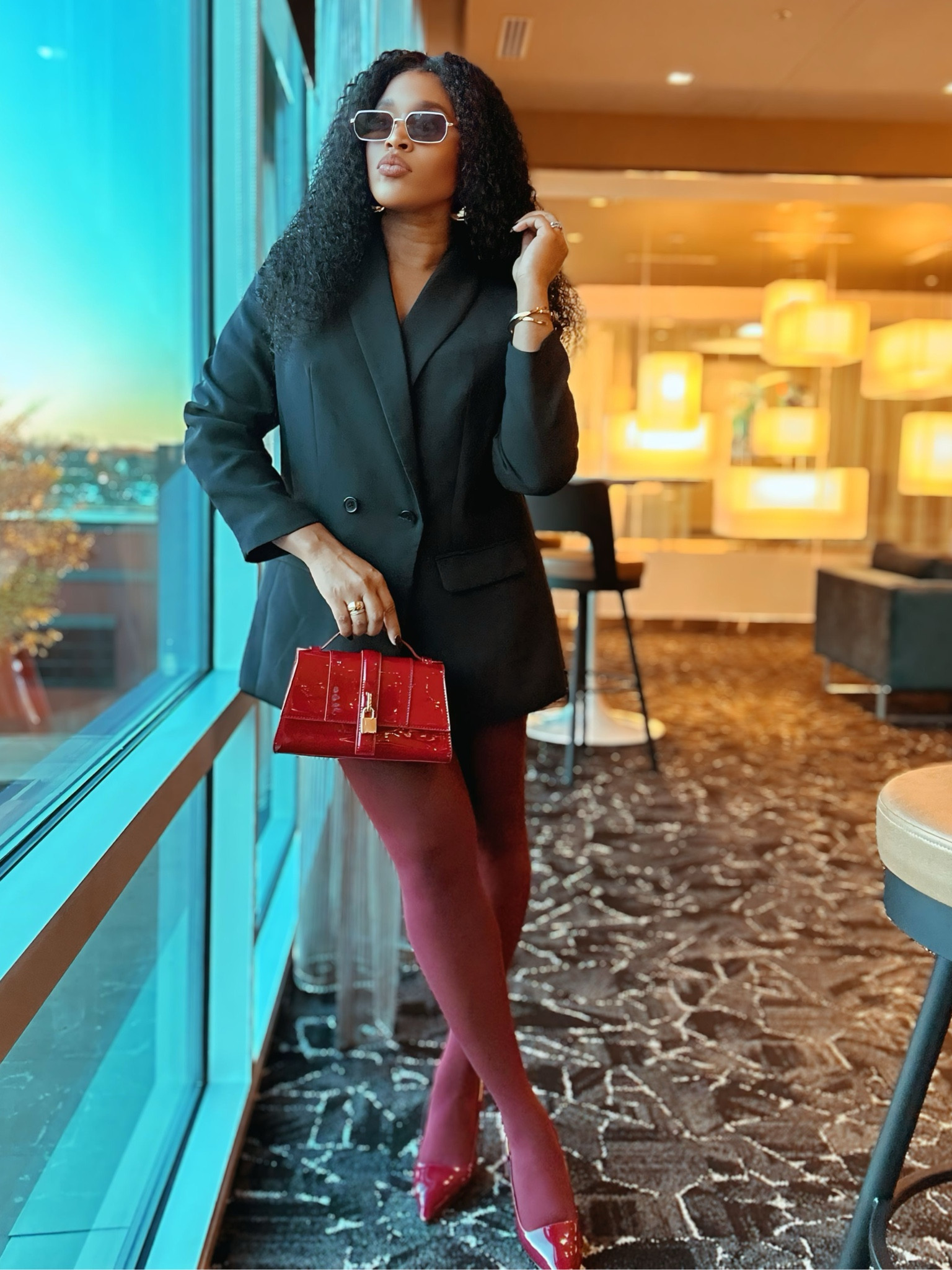 Effortlessly chic in this oversized blazer. The perfect layering piece for any season—dressed up or down, it’s a wardrobe must-have! 

I’m wearing a large in this blazer. Exact bag not posted but similar options are. 

#LTKParties #LTKSeasonal #LTKHoliday