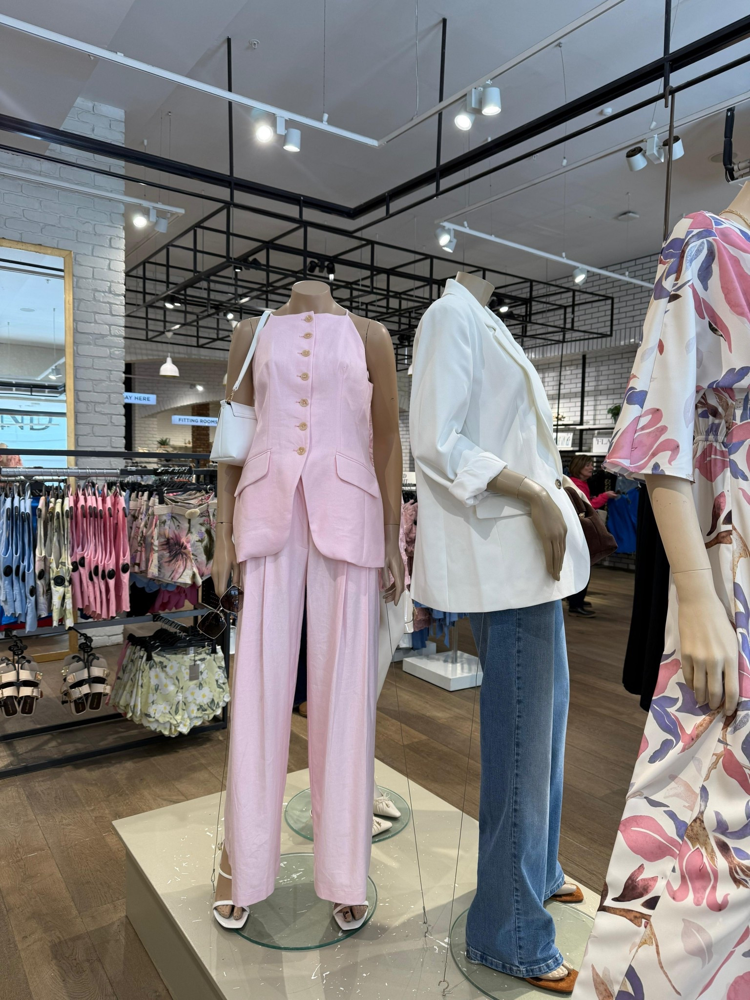 Spotted this gorgeous co-ord in store, how nice girls! Perfect for an occasion if you don’t want to wear a dress 💓

Spring outfit, occasionwear, wedding guest, pastel pink, summer outfit 

#LTKspring #LTKuk #LTKsummer