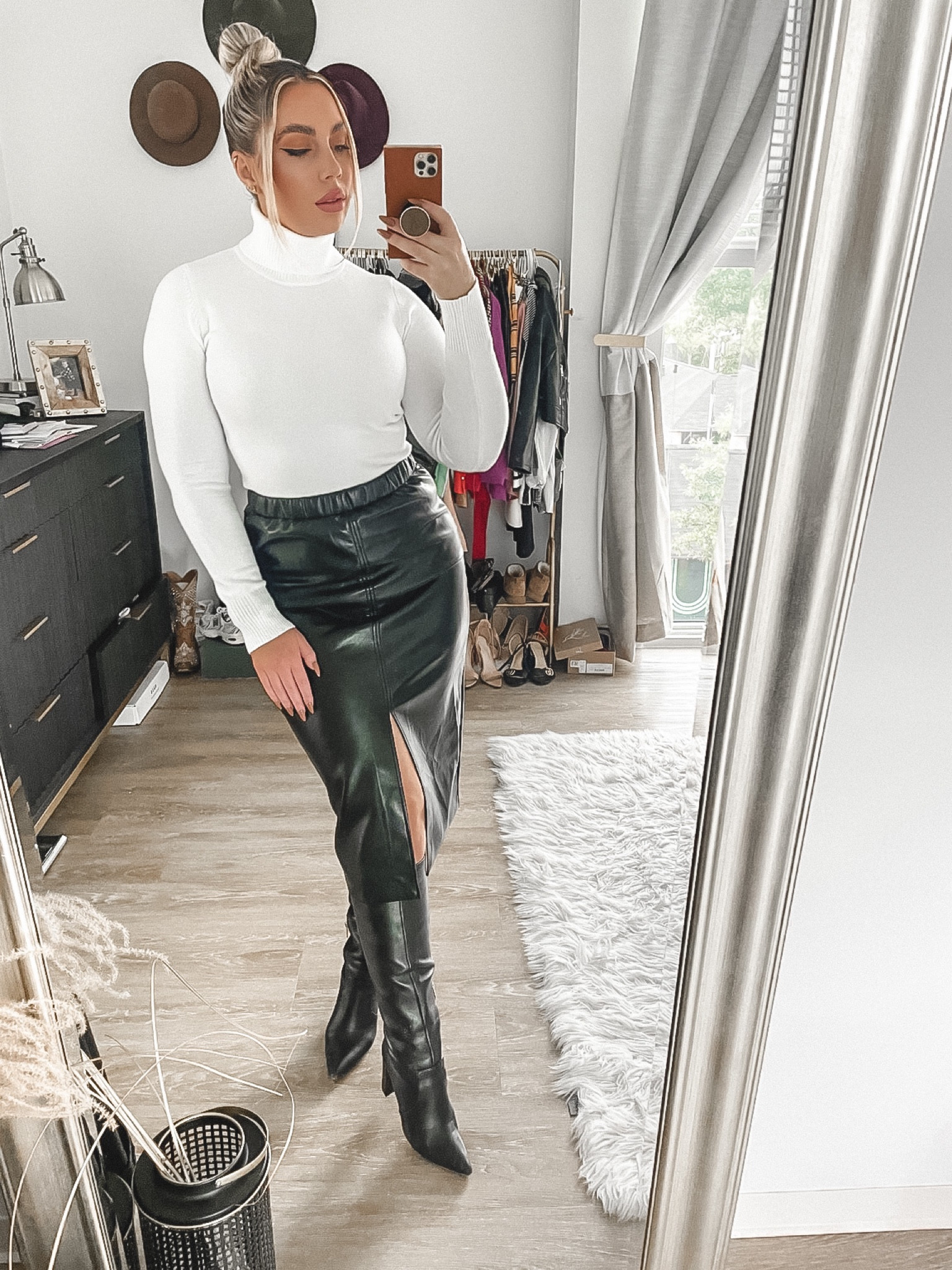 BLACK FAUX LEATHER HIGH WAISTED PENCIL SKIRT WITH A ZIPPER AND A BELT – Le  Obsession Boutique