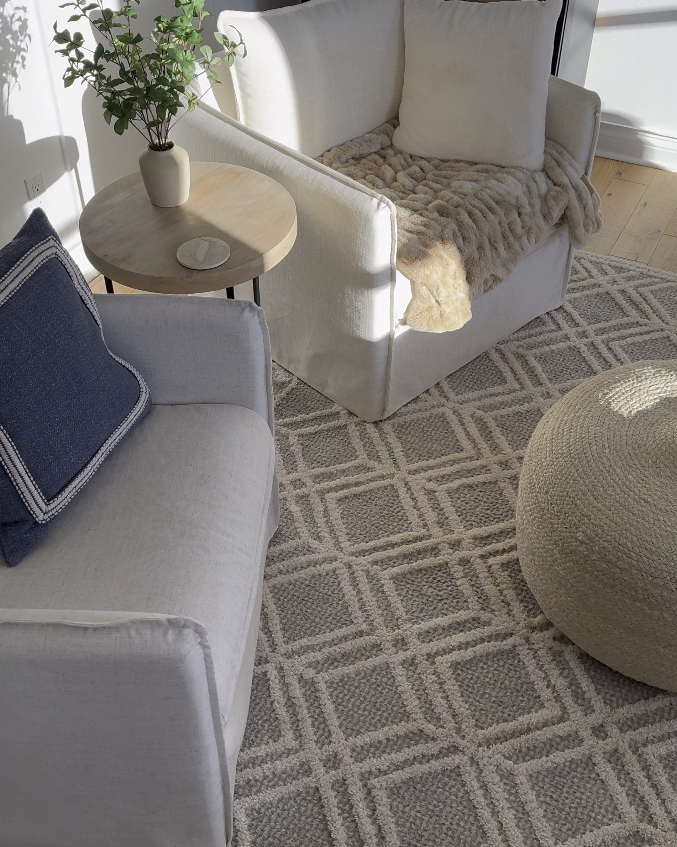 Better look at the rug in our sitting room!! This is an 8x10 and i have a thick rug pad underneath to keep it super cozy 🙌

#LTKWatchNow #LTKHome