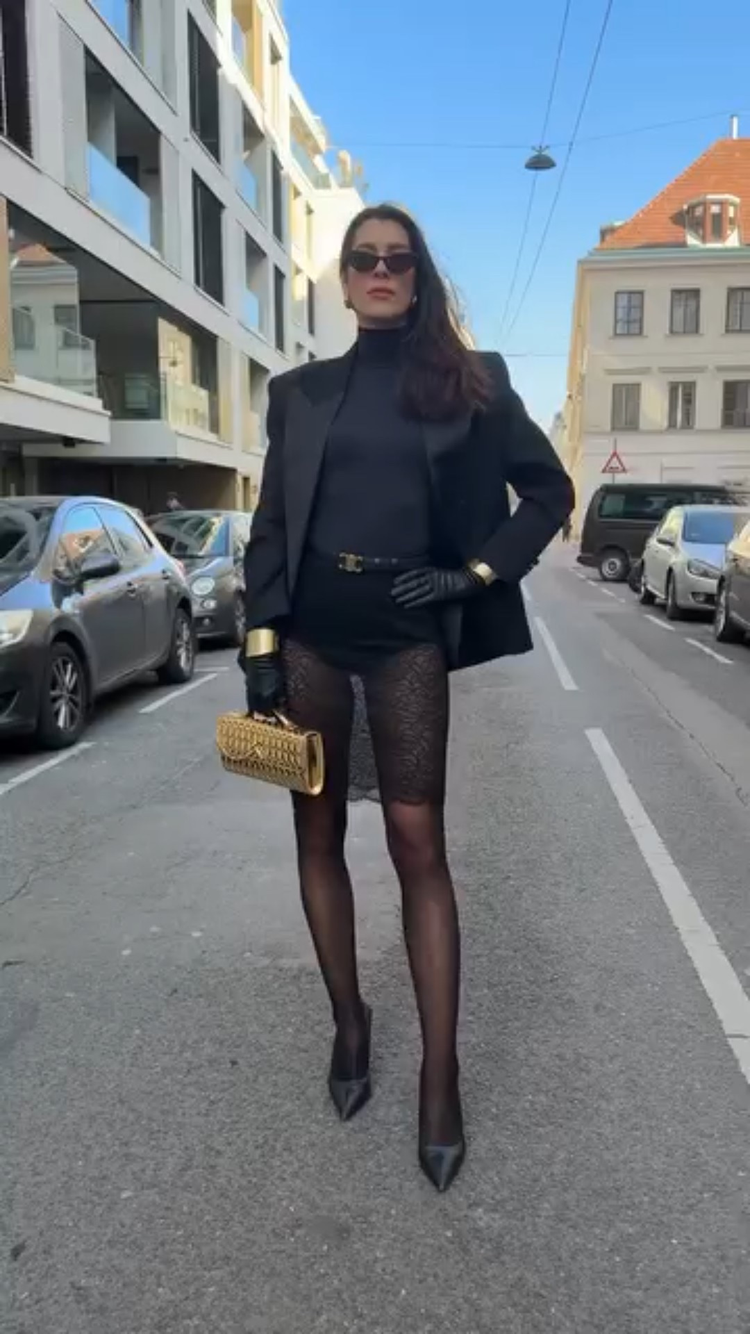 Black on black 🖤

Blazer: @victoriabeckham 

#black #blackoutfit #trending #trendingreels #grwm #outfit #fashion #fashioninspo #luxury #luxuryfashion #victoriabeckham #blazer #outfit #ootd #style #fashionista #fashiongram