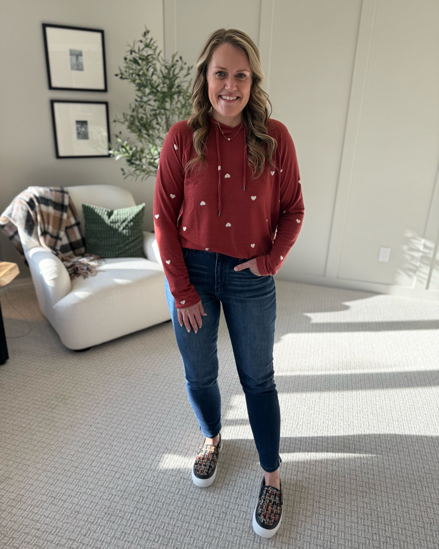 Valentine’s Day outfits

Maurices fashion  mom outfit  red sweater  jeans  galentine’s day outfit  winter outfit  belt bag  winter fashion

#LTKSeasonal #LTKFindsUnder50 #LTKStyleTip