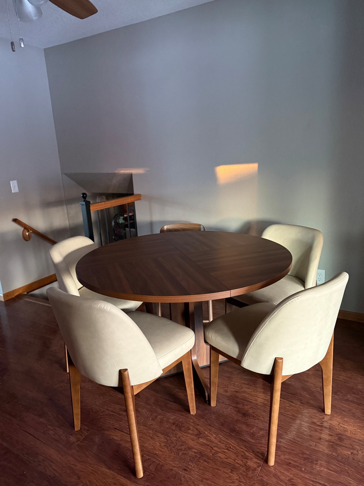 Our new affordable dining room set 🤍 


#LTKHome