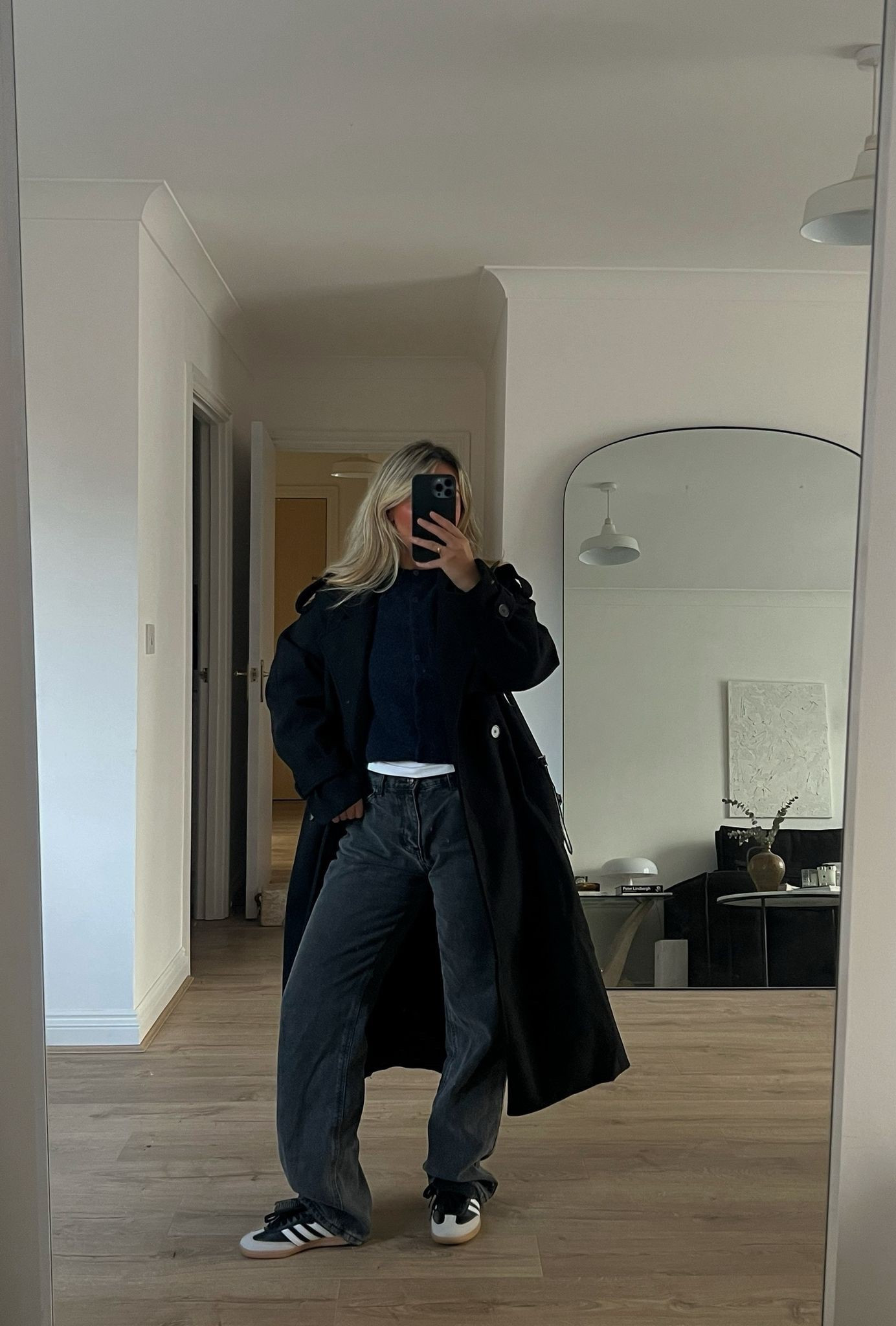 Zara dark wash baggy jeans, Adidas samba LTs in black and white, Glamify black wool maxi coat, & Other Stories navy alpaca wool cardigan ⭐️

Chic, cosy outfit, winter to spring, city break, trench coat, casual style, chic outfit, spring outfit

#LTKeurope #LTKspring #LTKuk