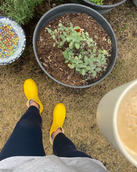 I don’t know who needs to hear this, but, a pair of bright yellow rain boots helps to make even the greyest day seem 99.7% more sunshiney. 


#LTKshoecrush #LTKGiftGuide #LTKSeasonal