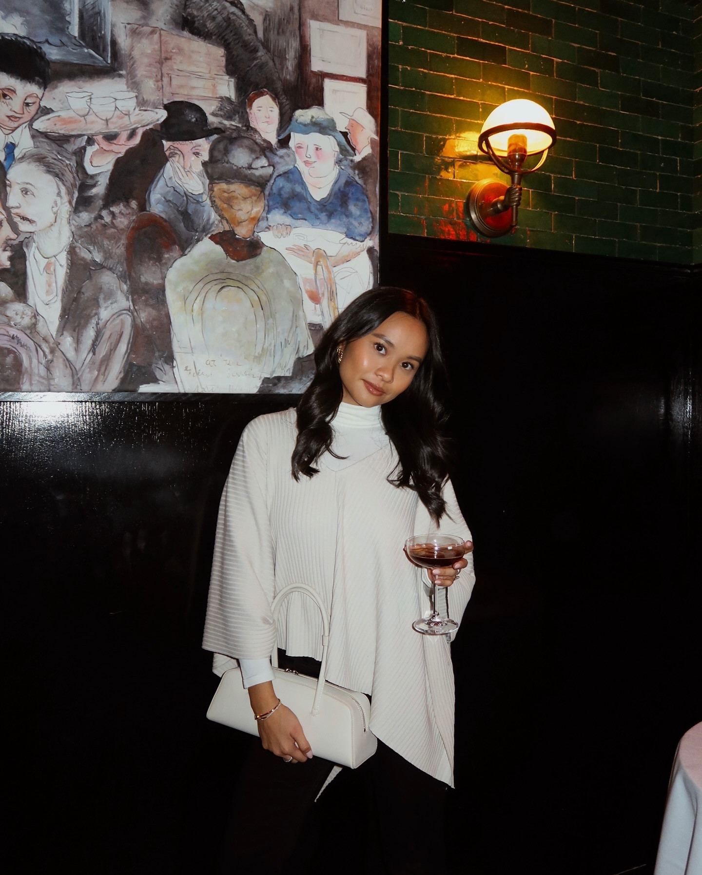 Ponchos are back!🤩

#nyc #winteroutfit #nyfw #winterfashion #winterwonderland #snowday #styleinspo #pinterestinspired #wintertrends #zarafind