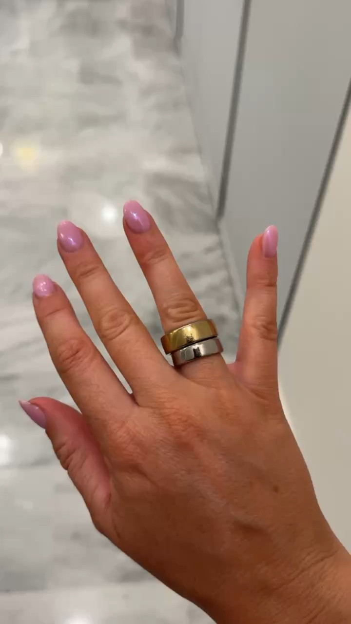 Obsessed with the new Oura Ring 5!!! It’s 40% thinner than the old version!

#LTKfitnessgoals #LTKselfcare