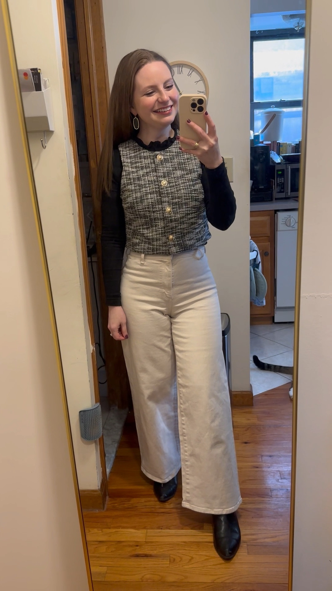 H&M boucle tweed vest, cream wide-leg jeans 

#LTKFindsUnder50 #LTKWorkwear #LTKPetite