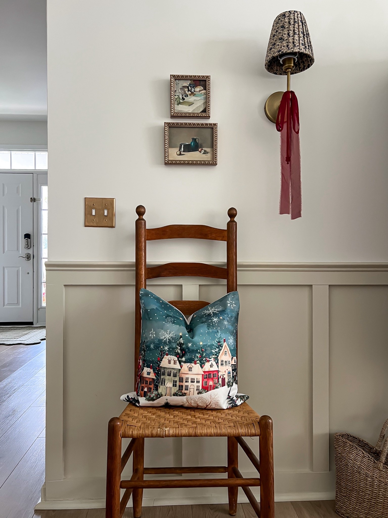 Super cute classic Christmas holiday pillow cover!

#LTKSeasonal #LTKHoliday #LTKHome