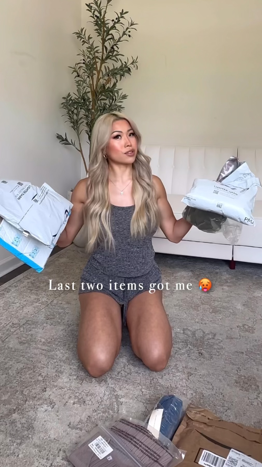 The last two items got me 🥵 (they’re so affordable too!) 

Amazon coming through with these clutch finds!!!! Everything linked below 💗

Happy shopping! XO

#LTKSaleAlert #LTKFindsUnder50 #LTKVideo