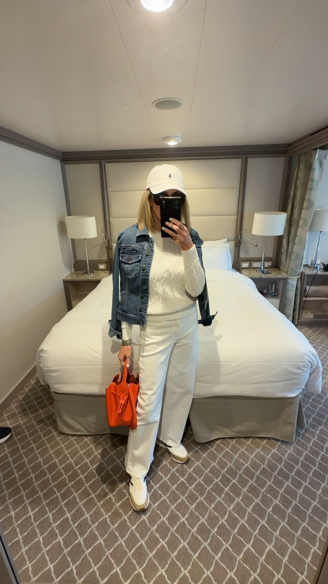 Blue & white combo


#LTKgrwm #LTKootd #LTKTravel