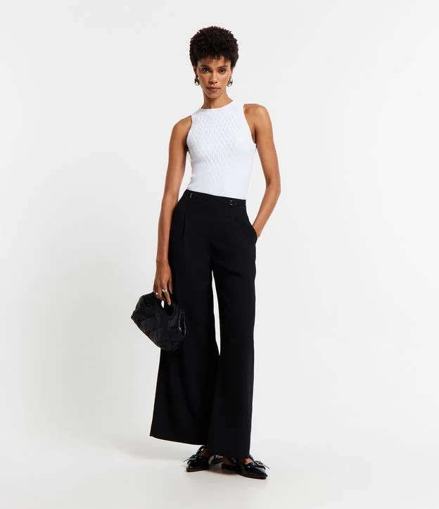 Calça Wide Leg Alfaiatada com Fivelas e Bolsos Preto | Renner (BR)