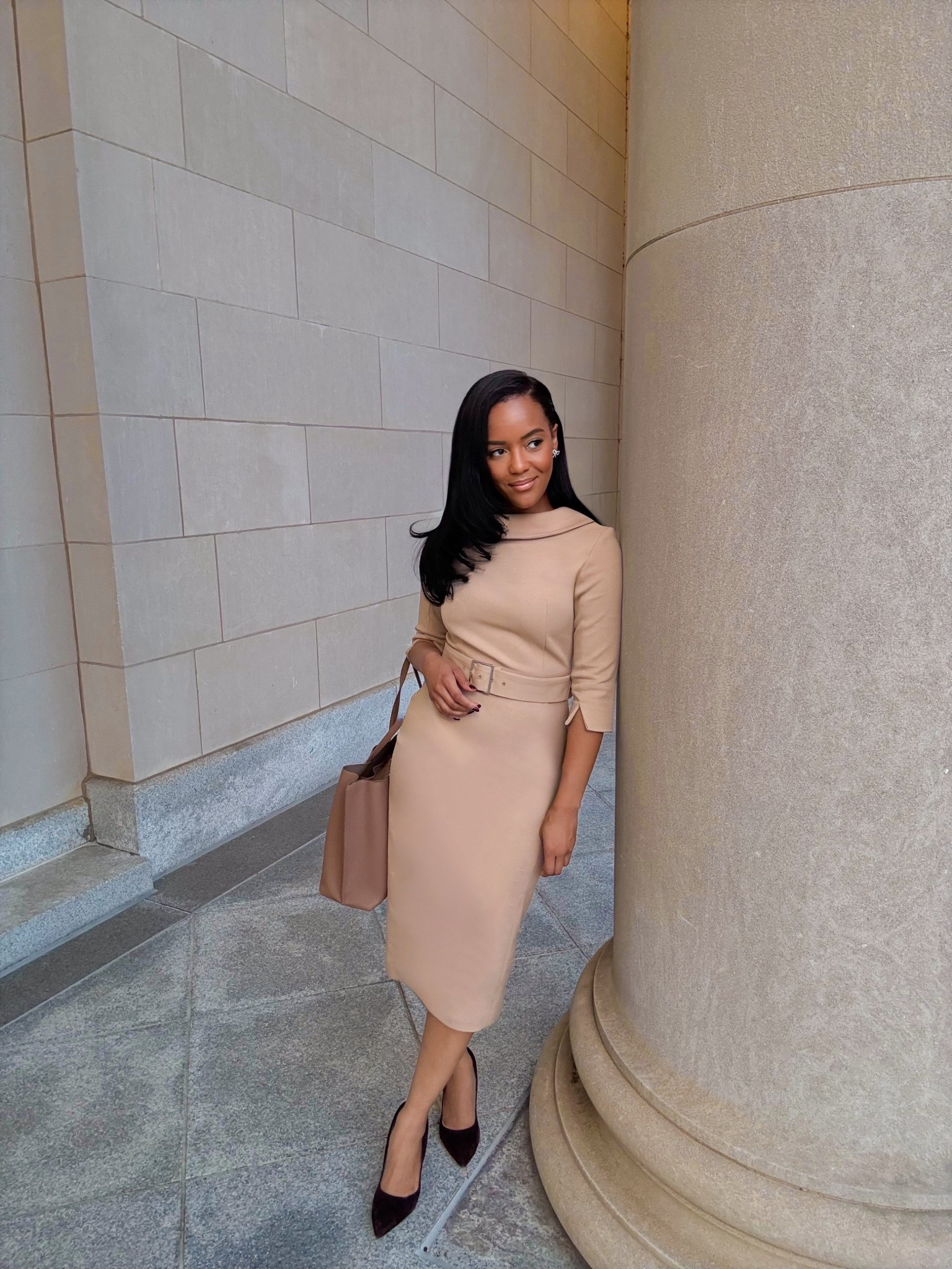 Starting the week in something that makes getting ready feel easy. A well-cut midi dress always sets the tone for a focused Monday. 

Dress: size 4 
Shoes: 71/2

#LTKWorkwear