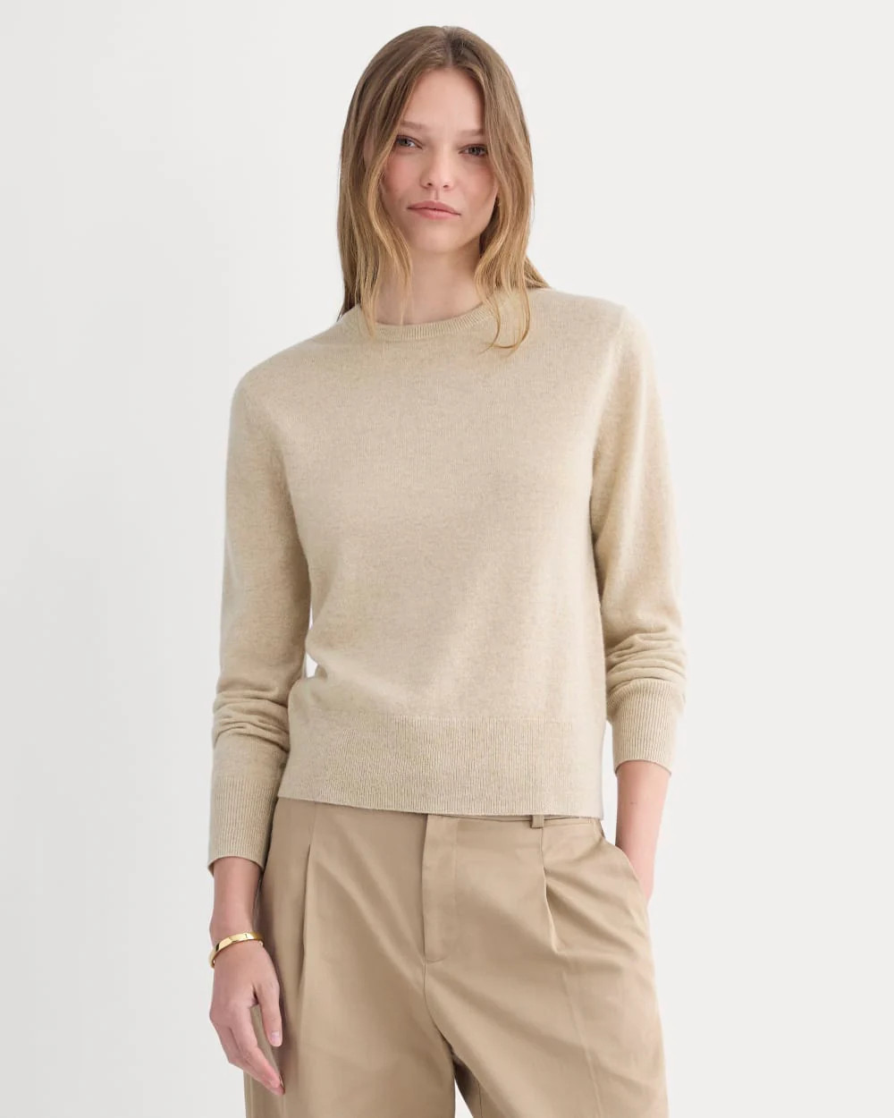 Everlane Cashmere Slim Crew Sweater In Heather Light Camel, Size Large | Everlane