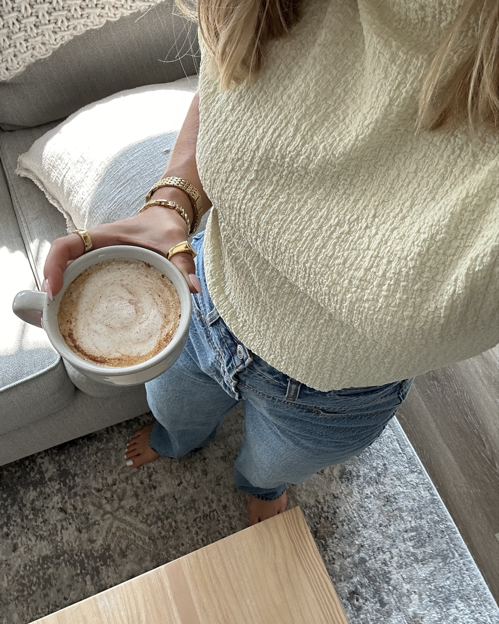 Love a subtle yellow 💛
This top is currently on sale!! Who doesn’t love a sale
They also have this top in other colors which I’ve attached below :)

#LTKWorkwear #LTKBacktoSchool #LTKxNSale