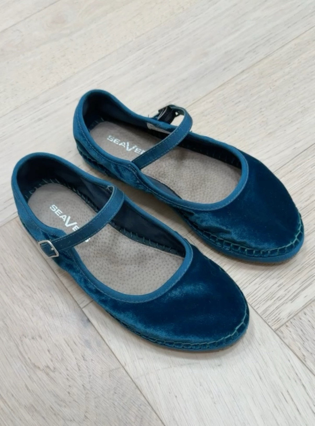 Adorable new Mary Jane’s in this gorgeous blue color! They run TTS and have arch support

#LTKOver40 #LTKActive #LTKootd