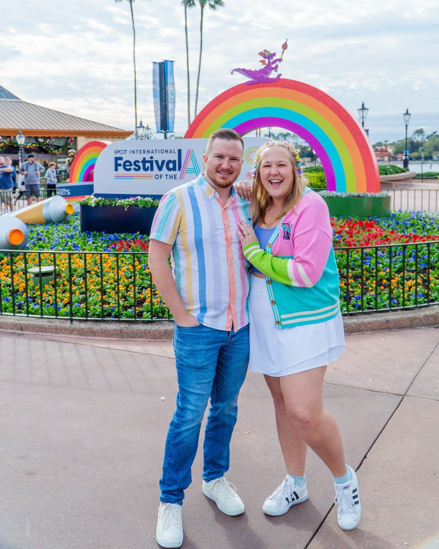 Festival of the Arts has officially begun! I’m a color girl, so I absolutely ADORE this festival! There are some really tasty eats, lots of fun FREE activities, and seriously so much to see and do. Let me know in the comments what you want to see from Festival of the Arts 2025 and be on the lookout for our full video coming soon!
.
#Disneytips #disneyhacks #disneyadvice #disneyhelp #disneytraveltips #festivalofthearts #epcot #epcotfestivalofthearts #festivalofthearts2025