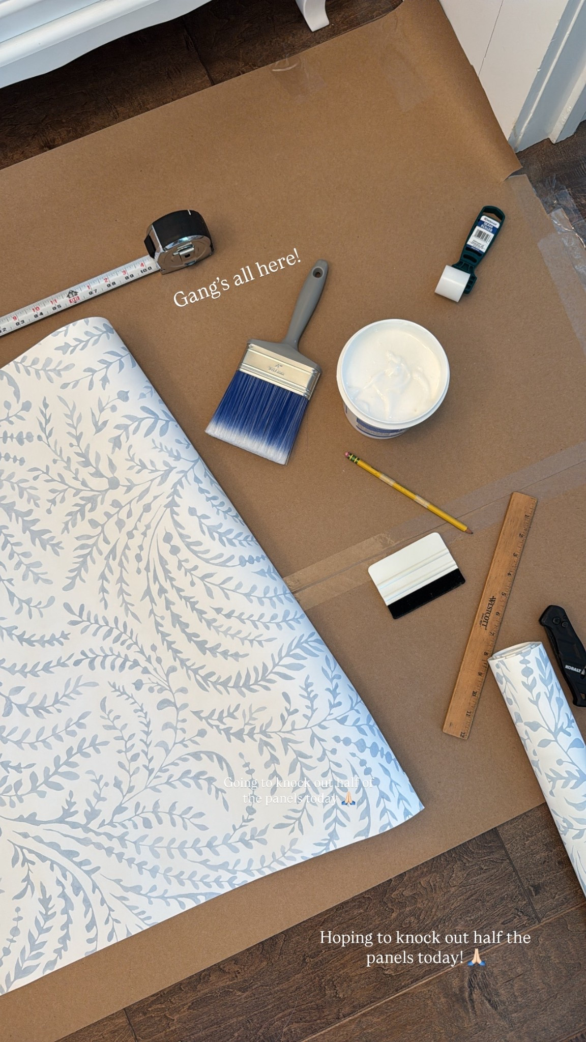 Our guest bedroom wallpaper - comes with the option of removable or traditional👌🏻