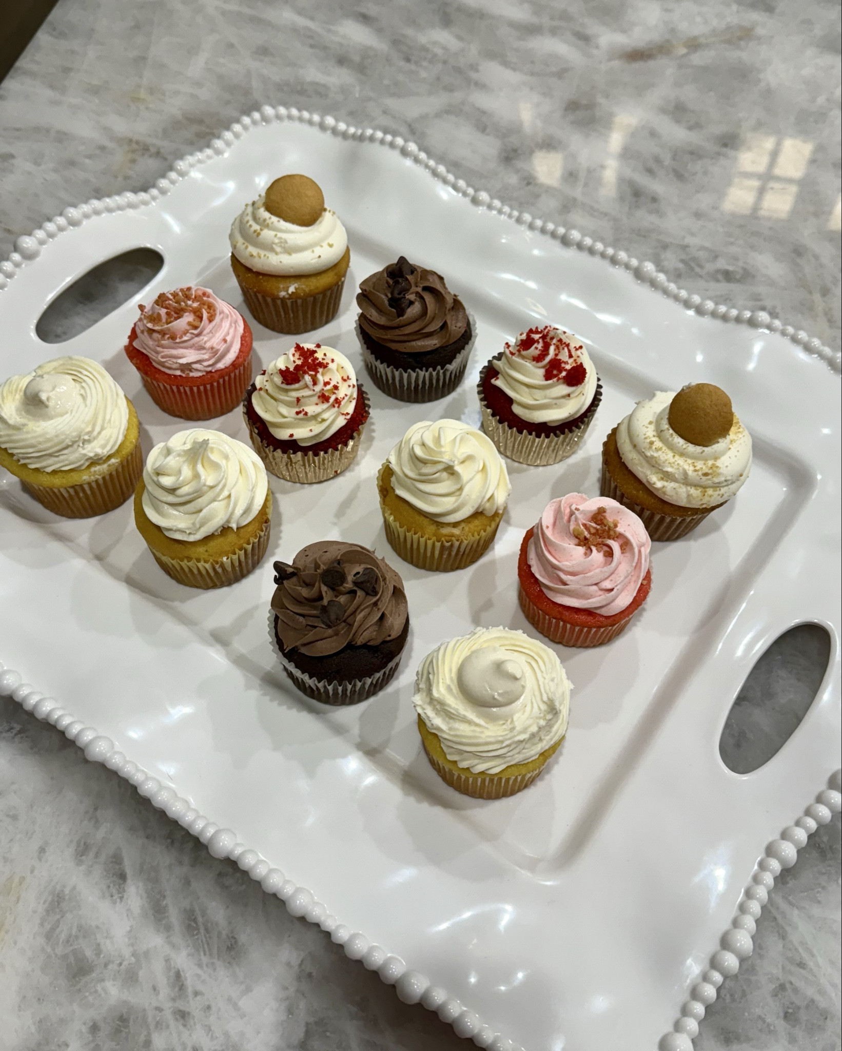 I love my large beaded Beatriz Ball melamine handled tray from the Vida Alegria collection. You can add a festive bow to dress it up! 

Dimensions: 19.75" x 1.5" x 15.75"
BPA and PABA free #ltkparties


#LTKHome #LTKFamily #LTKGiftGuide