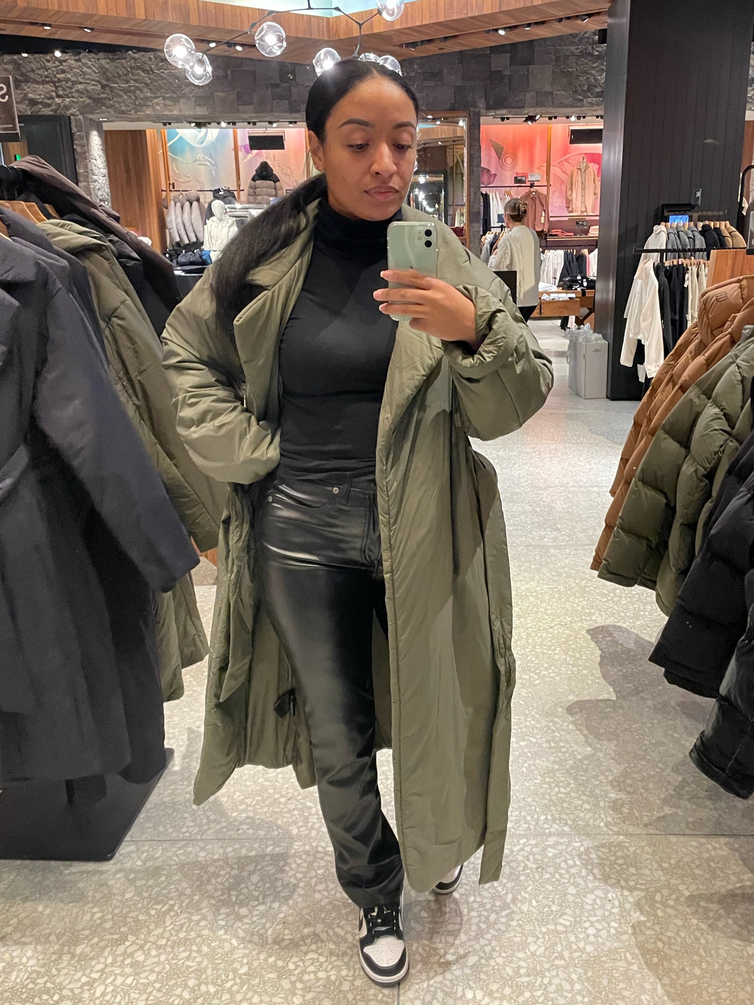 Simple, chic, comfy, CITY MAMA ensemble! 

Coat isn’t linkable (it’s Aritzia) but search FAIRBANKS at Aritzia.com and you’ll find it. I got it in black… do I need green also?? 

#LTKcurves #LTKfit

#LTKSeasonal