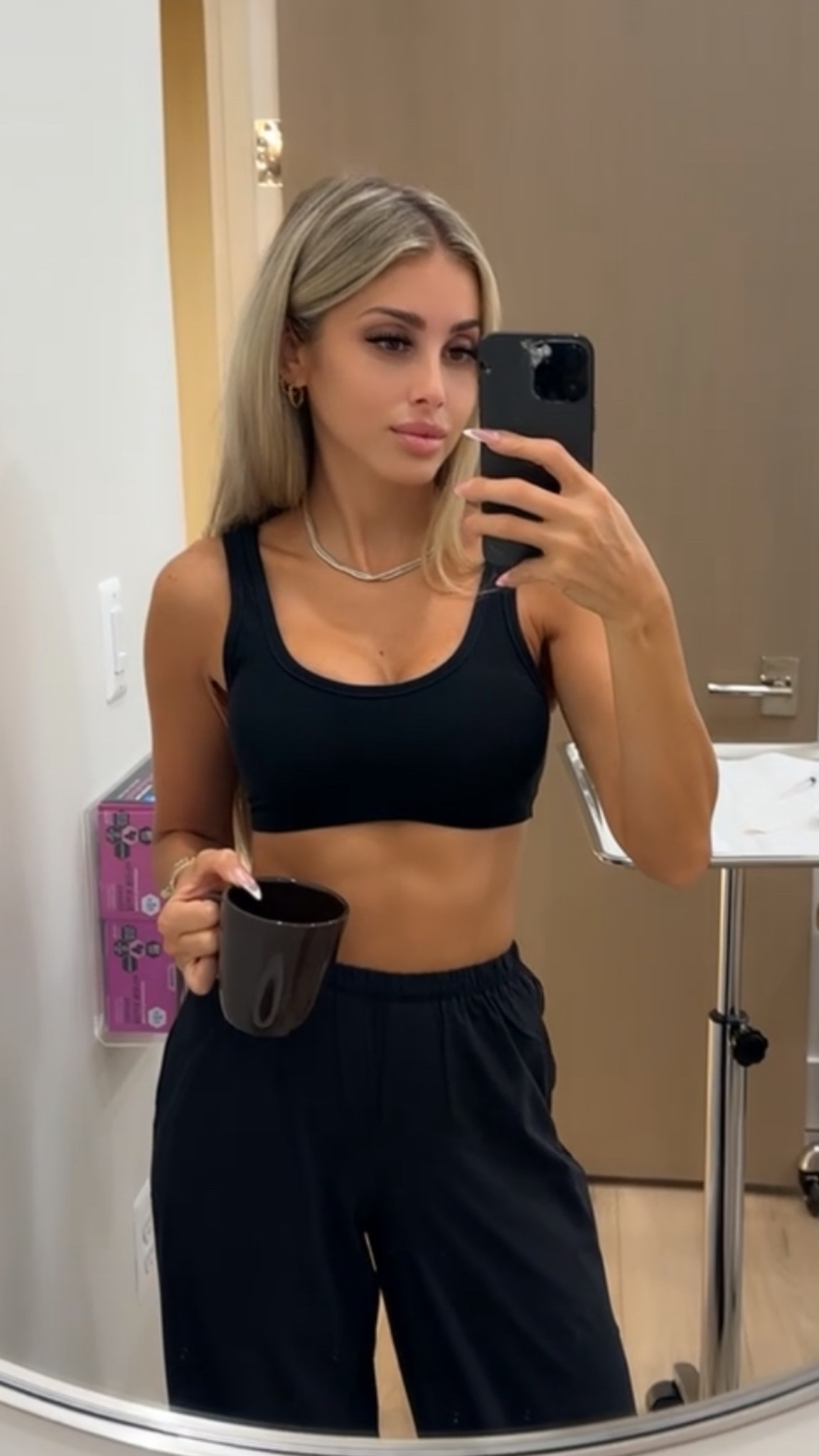 Alo breezy set is perfect for this weather  🖤 
I wear an XXS in the jacket and pant! XS in center stage bra. 

#LTKU #LTKWorkwear #LTKActive