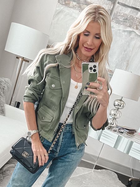 Casual weekend style ✔️ loving this cropped army jacket, so easy and such a great piece! It runs tts, I’m wearing an xs. 



#LTKover40 #LTKstyletip #LTKshoecrush