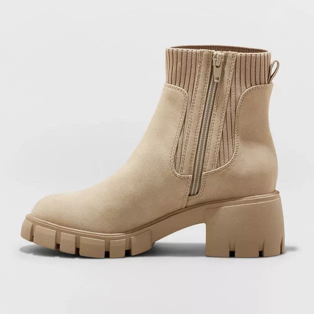 Women's Keeley Chelsea Boots - Universal Thread™ | Target