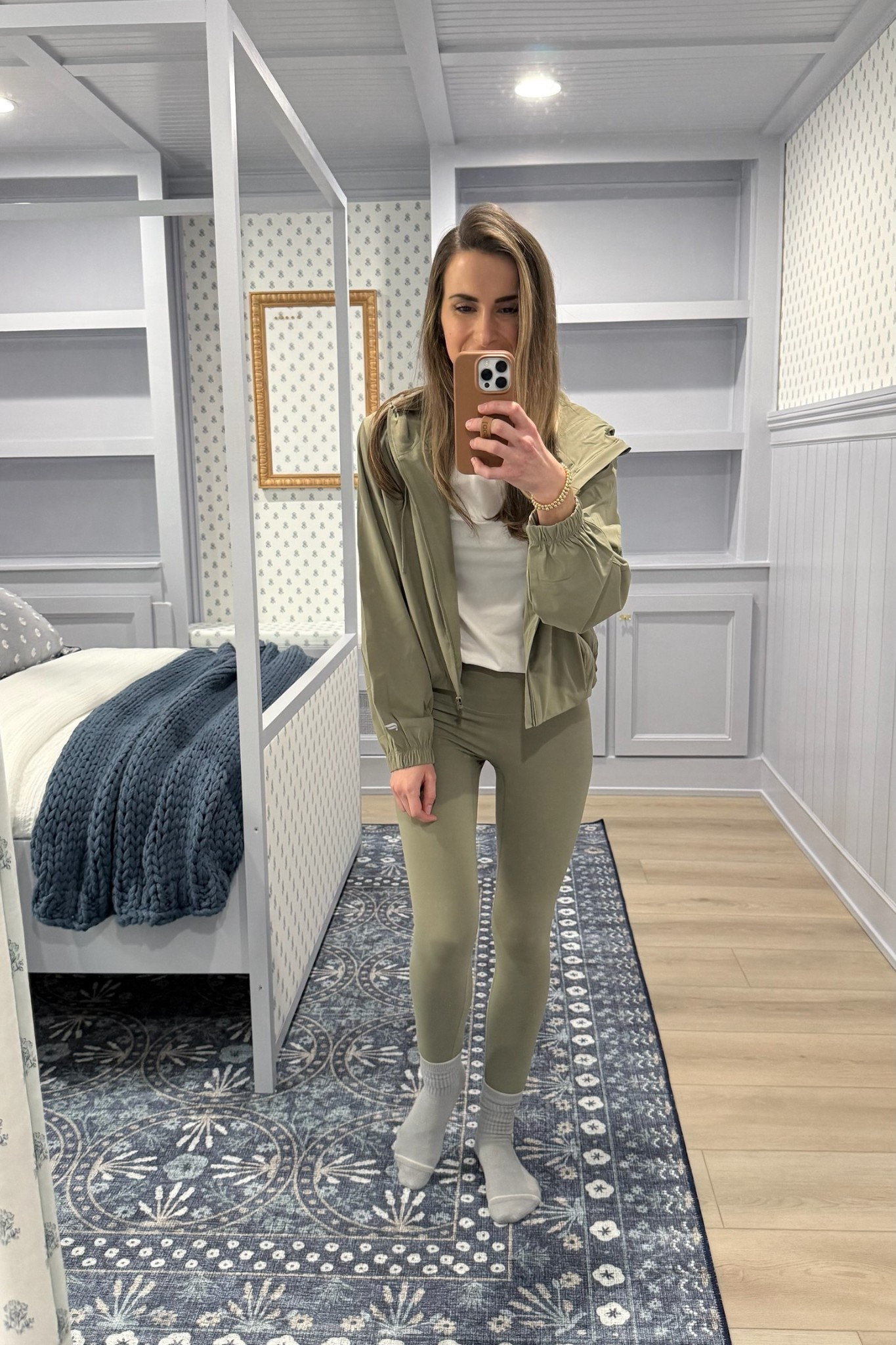 Absolutely love this new Fabletics color! The leggings are so soft and the jacket is super flattering since you can cinch the waist. Highly recommend! Okay they’re activewear is soo affordable 