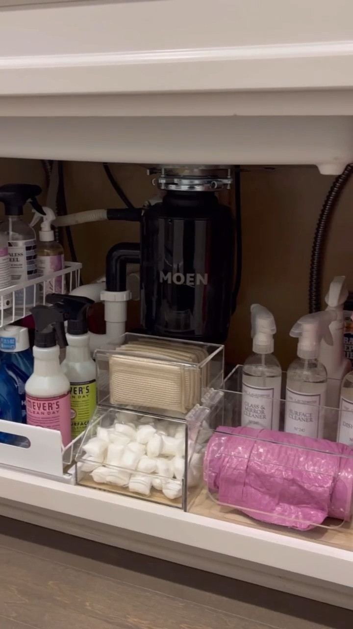 Organize underneath my kitchen sink with me 🤍🫧🫶🏼



Spring cleaning, bathroom, organization, reset with me, organizing, storage, sidneymarieduke 

#LTKHome
