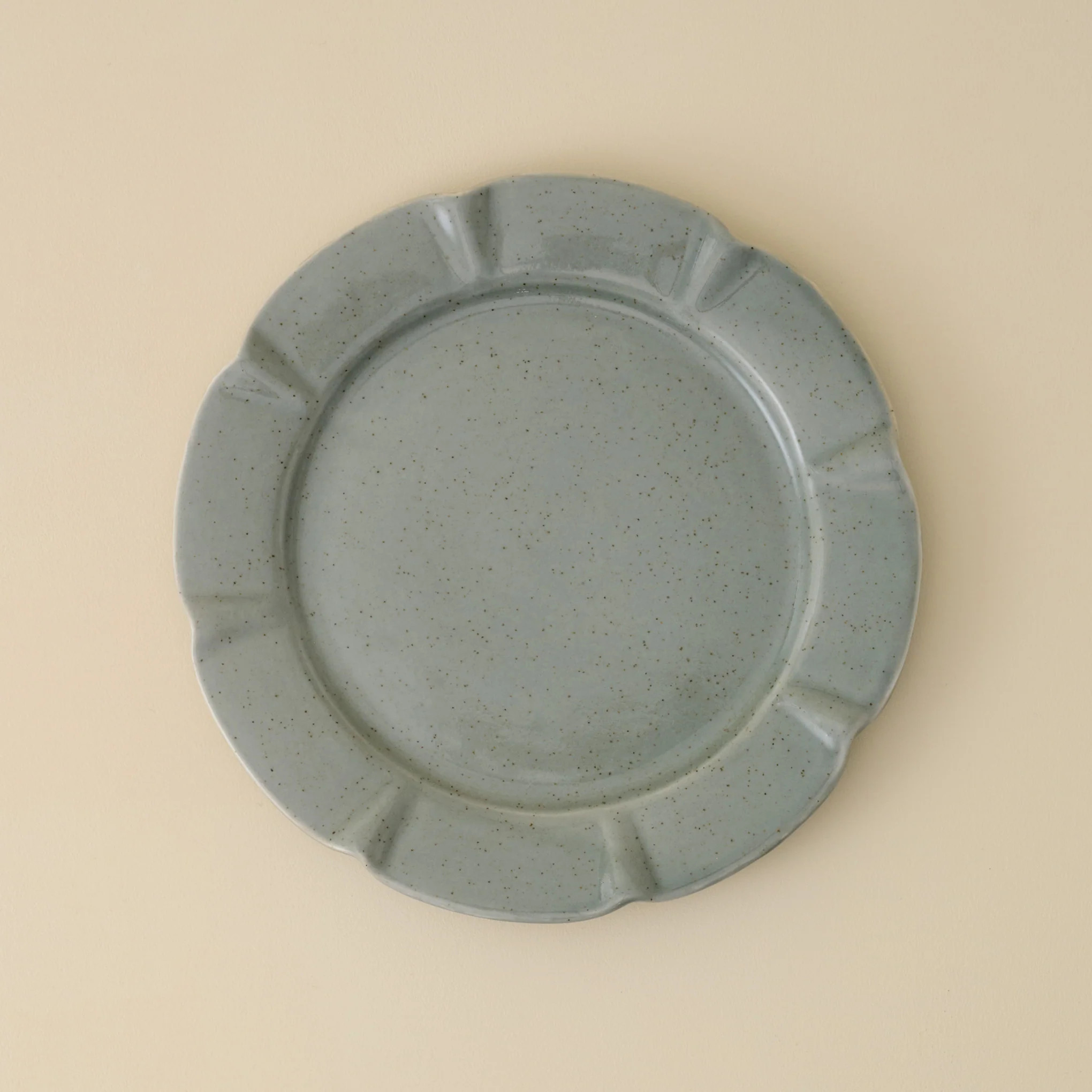 Green Speckle Heirloom Scallop Plate | Magnolia