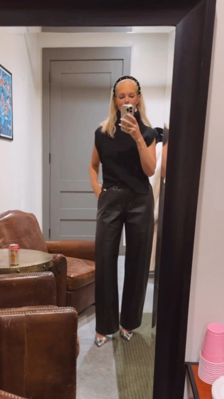 These pants just went on sale! Such a steal and they are the coolest fit 

#LTKSaleAlert #LTKOver40 #LTKFindsUnder100