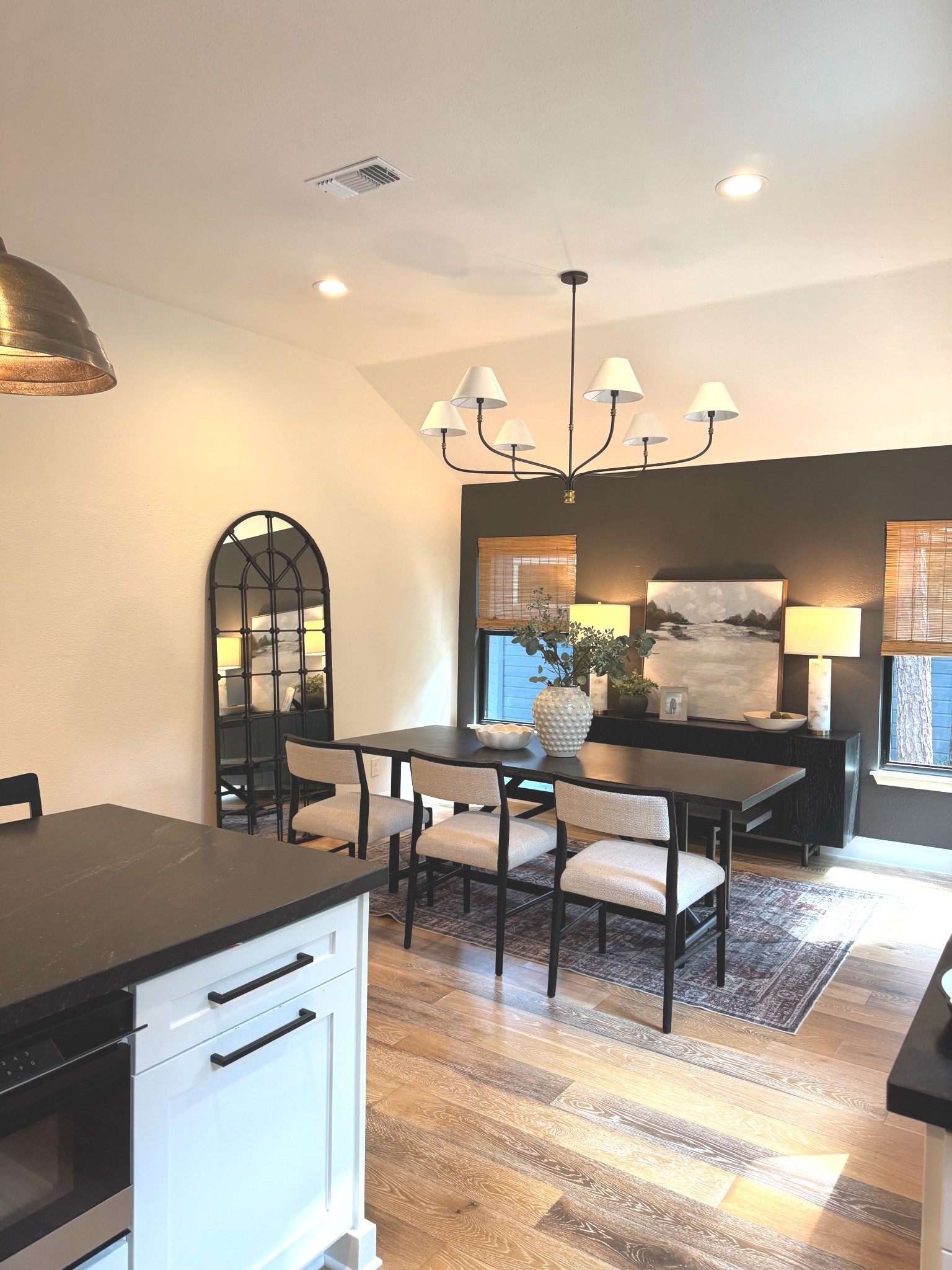 😮‍💨 love a good lighting moment — this needed a spot on the feed 

#LTKHome