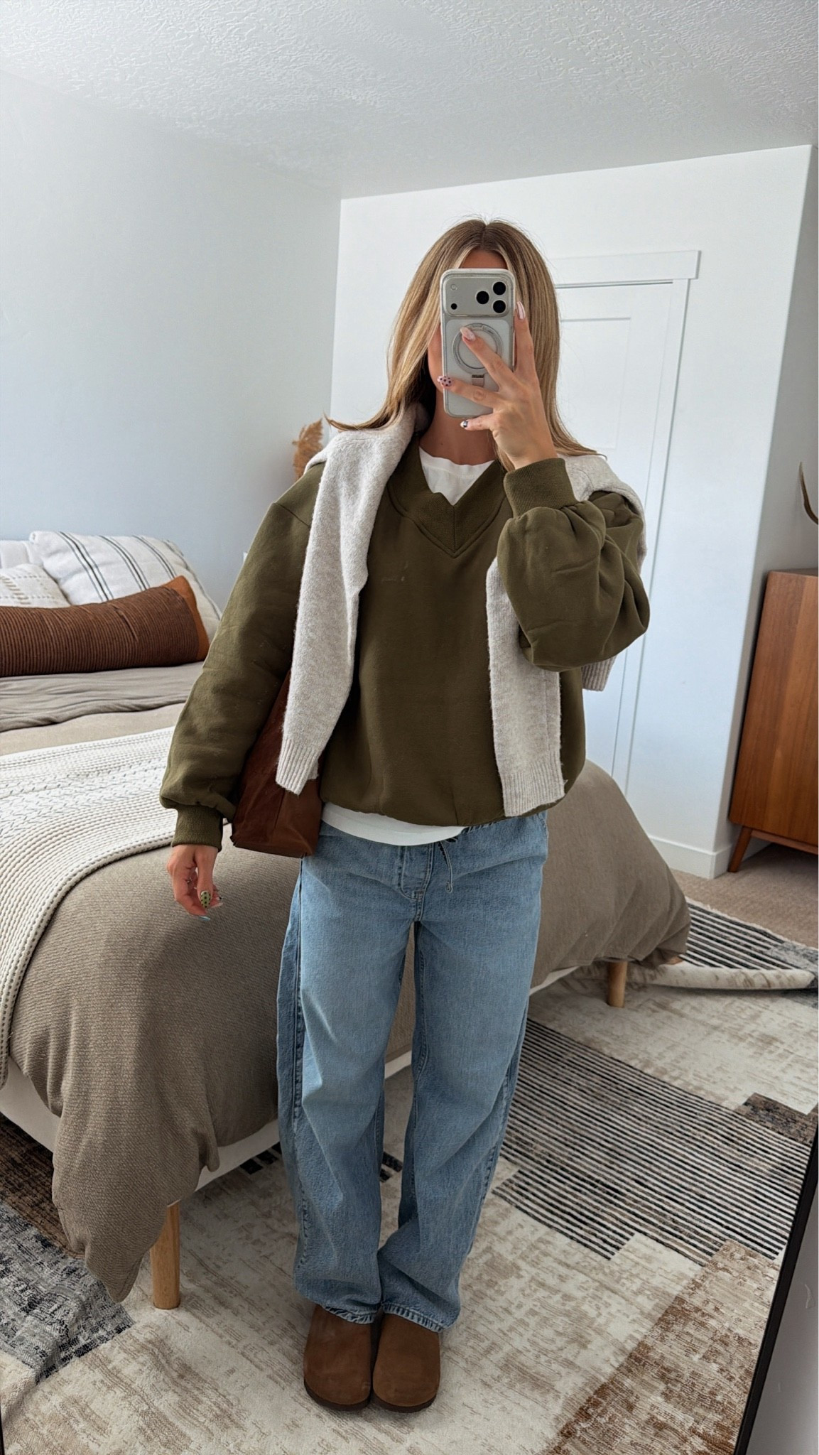 comfy & casual fall outfit idea! ☁️✨🍂

#LTKootd #LTKmomlife #LTKSeasonal