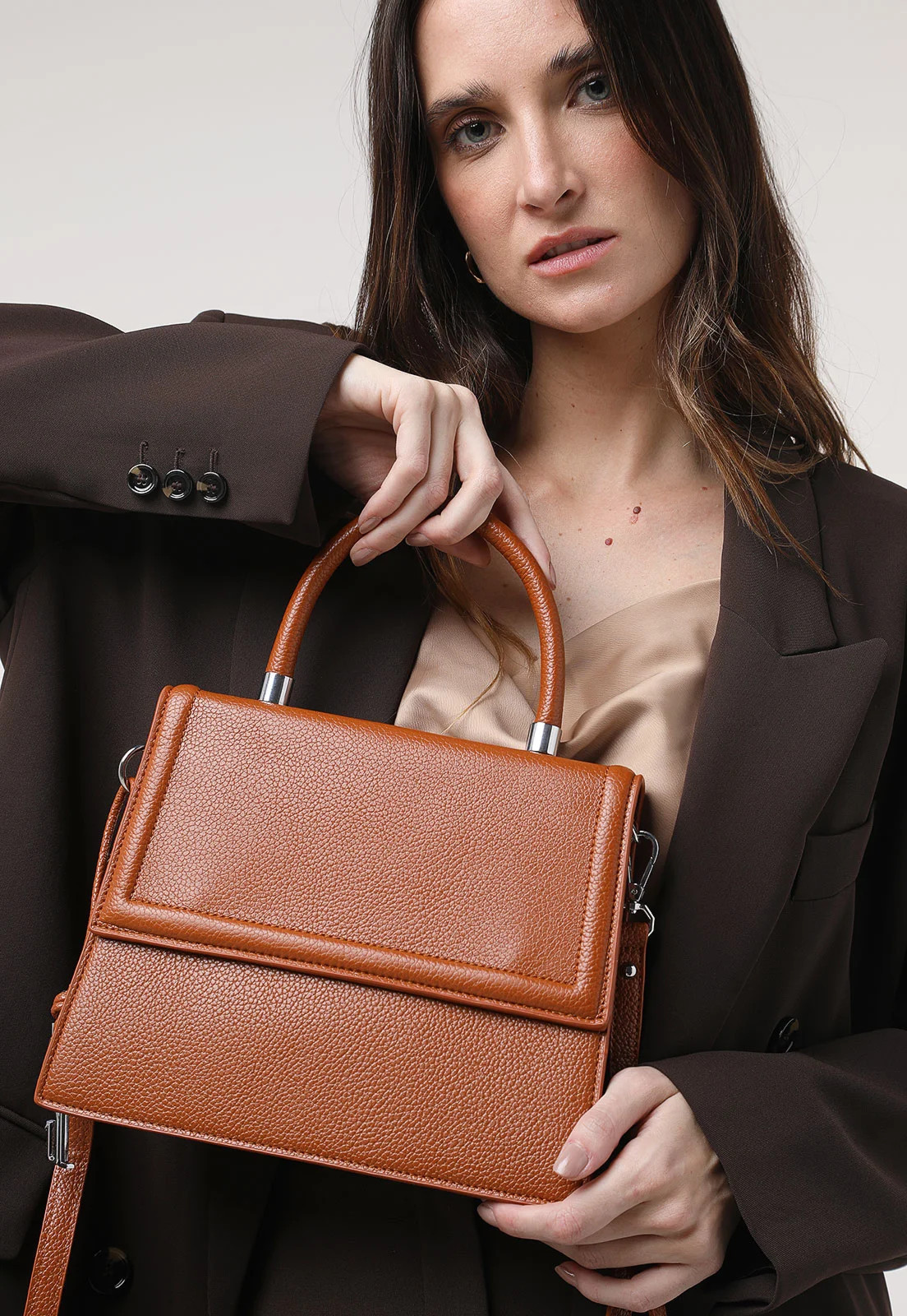 Bolsa Santa Lolla Estruturada Caramelo | Dafiti (BR)