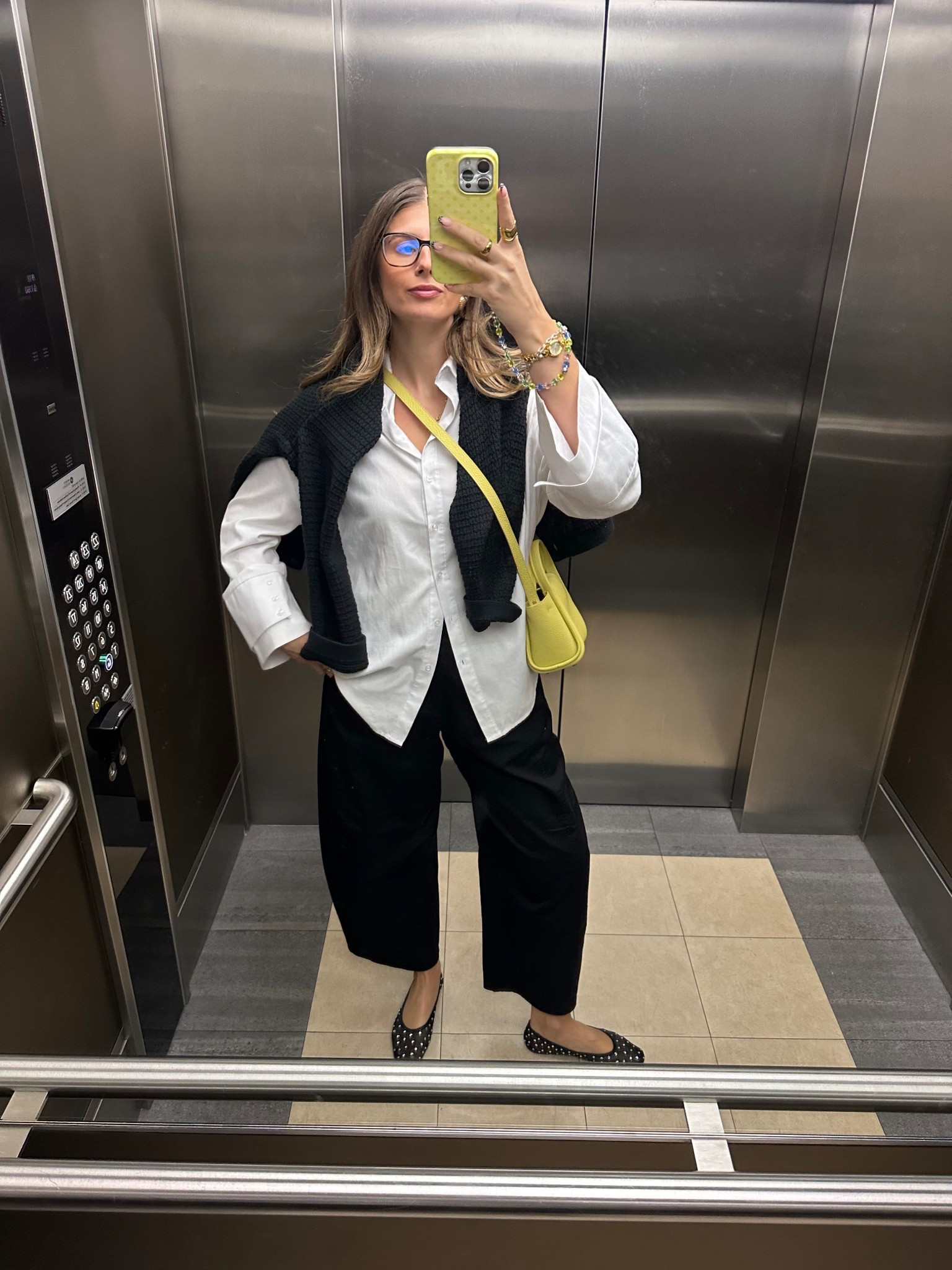 new Uniqlo barrel leg trousers!!! I’m obsessed??? Got them in a large so they can slay with a belt but they are pretty roomy 

#LTKstyletip #LTKworkwear #LTKFashionMonth