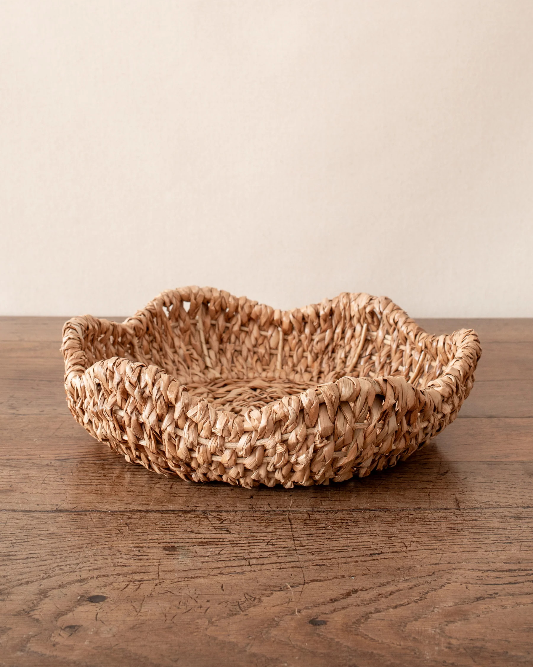 Brynna Scalloped Bowl | The Vintage Rug Shop